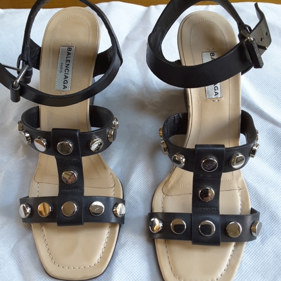 Balenciaga Shoes - BALENCIAGA SANDALS!! EUC!!